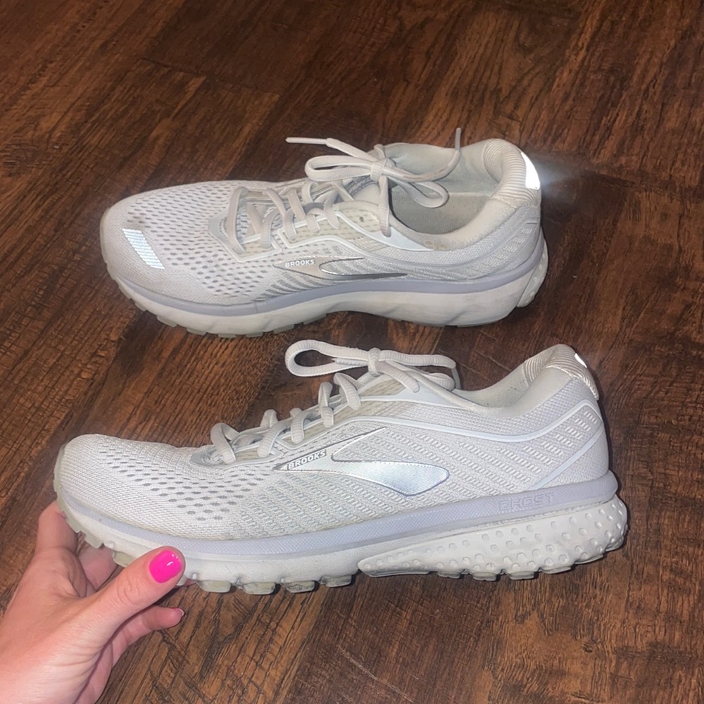 Brooks Ghost 12 running shoes- gray size 9